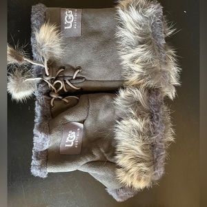 UGG fingerless gloves suede and fur